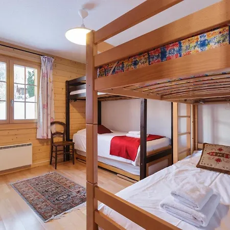 Montebello Cozy, Classic Swiss Chalet With Stunning Views