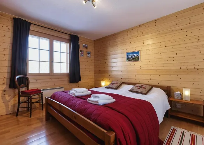 Dağ evi Cozy, Classic Swiss Chalet With Stunning Views