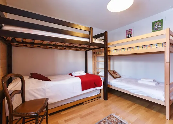 Dağ evi Cozy, Classic Swiss Chalet With Stunning Views