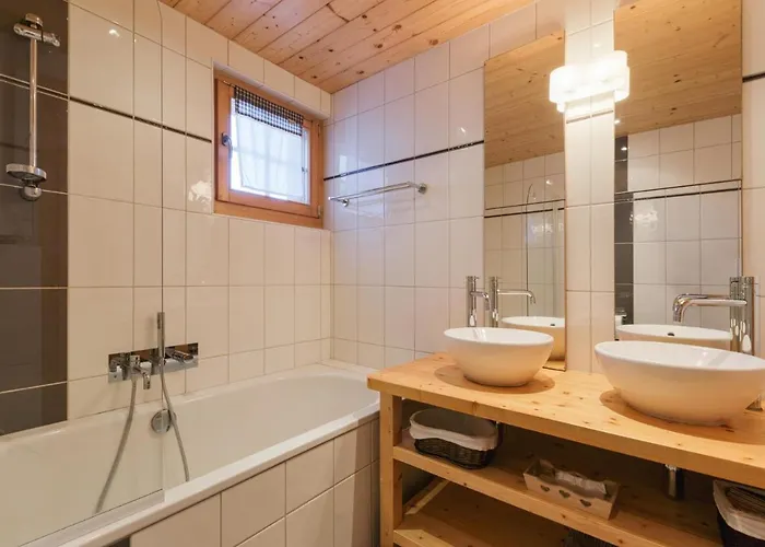 Cozy, Classic Swiss Chalet With Stunning Views La Tzoumaz