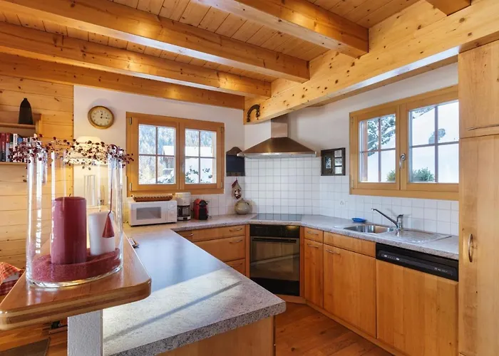 Cozy, Classic Swiss Chalet With Stunning Views Dağ evi *