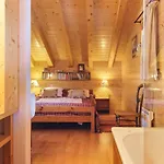 Montebello Cozy, Classic Swiss Chalet With Stunning Views *