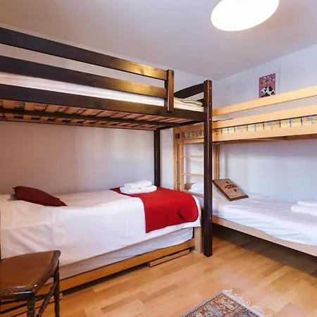 Domek alpejski Montebello Cozy, Classic Swiss Chalet With Stunning Views