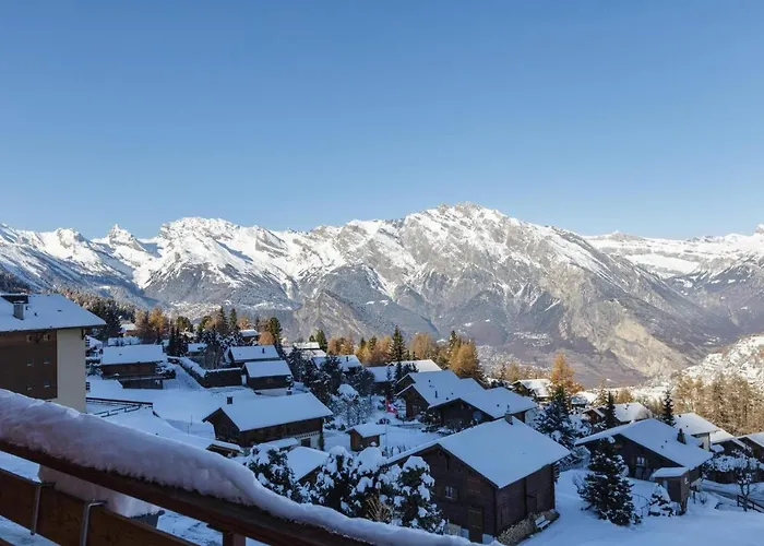 Domek alpejski Montebello Cozy, Classic Swiss Chalet With Stunning Views La Tzoumaz