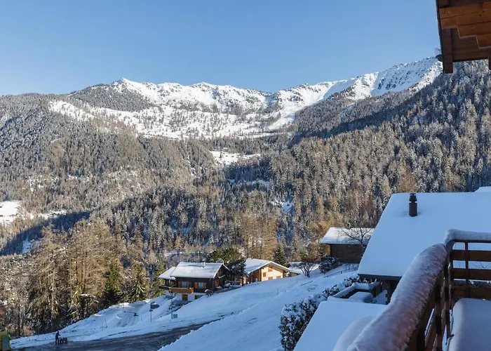 Domek alpejski Montebello Cozy, Classic Swiss Chalet With Stunning Views La Tzoumaz